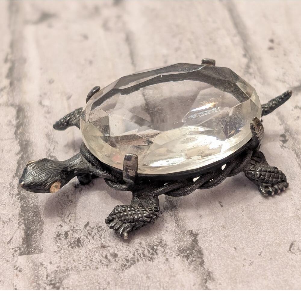 Vtg Jeanne Turtle Brooch with Glass Home